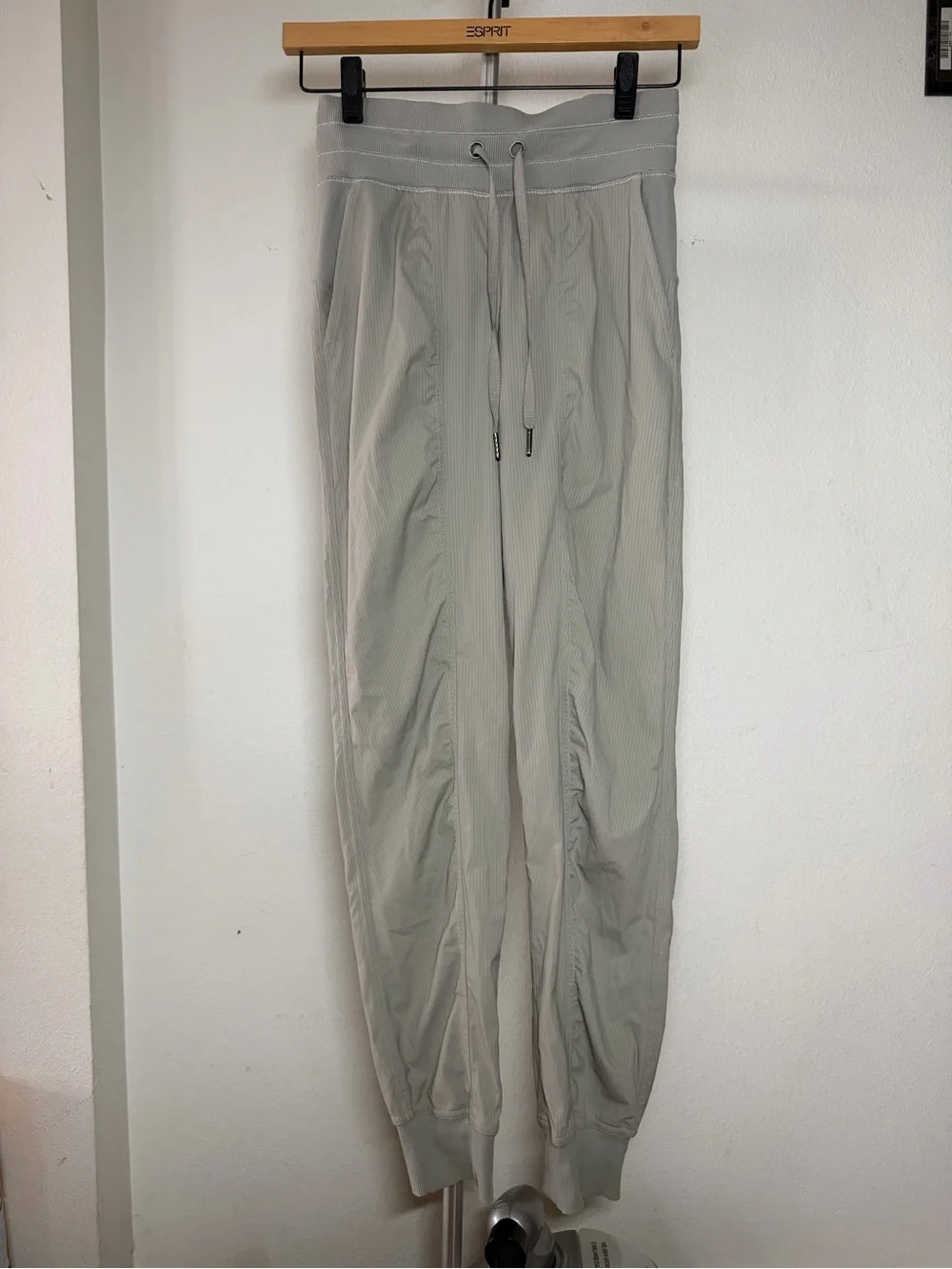 Lululemon Dance Studio Midrise Jogger Pants- Women’s Size 2, Ash Grey
